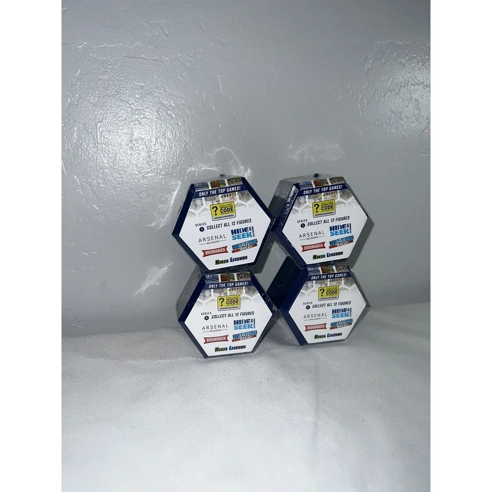 Roblox‎ DevSeries Lot of 4 Blind Mystery Figures Series 1 with Code New Sealed